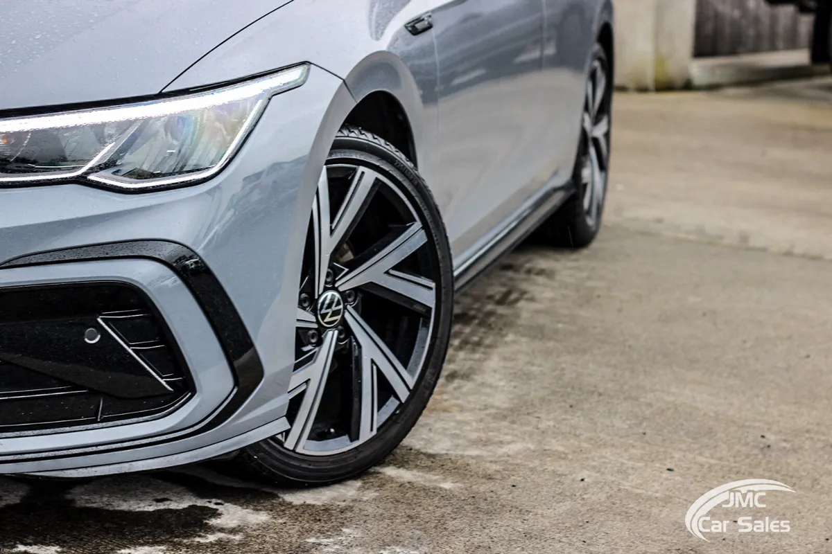 2024 VOLKSWAGEN GOLF R-LINE - Image 2