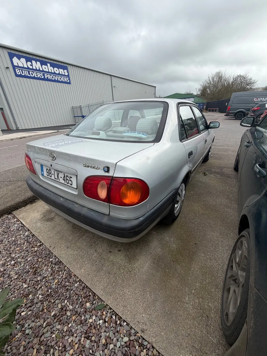 Toyota Corolla 1998 - Image 2