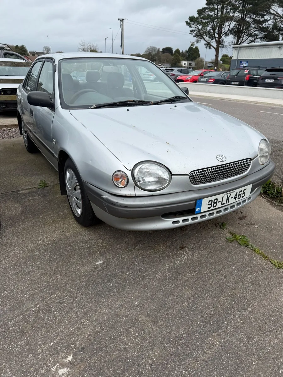 Toyota Corolla 1998 - Image 1