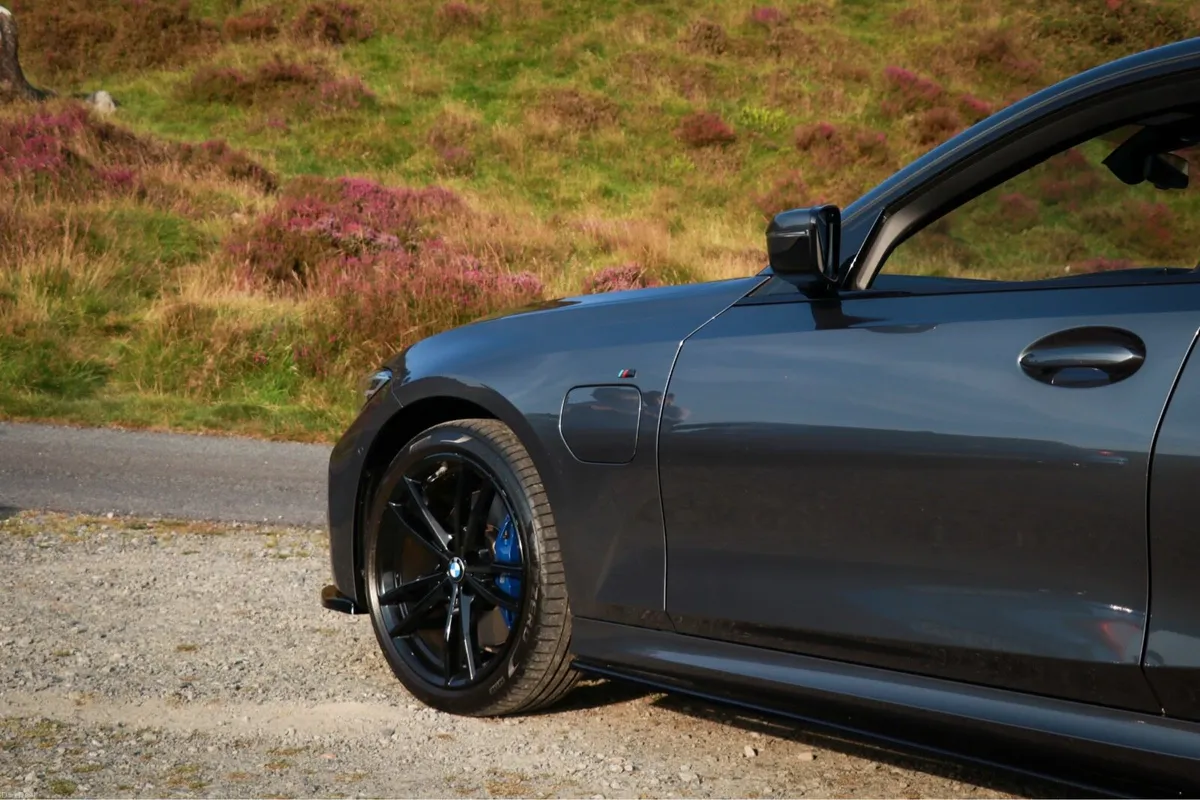 BMW G20 330e M-Sport Pro - Image 3