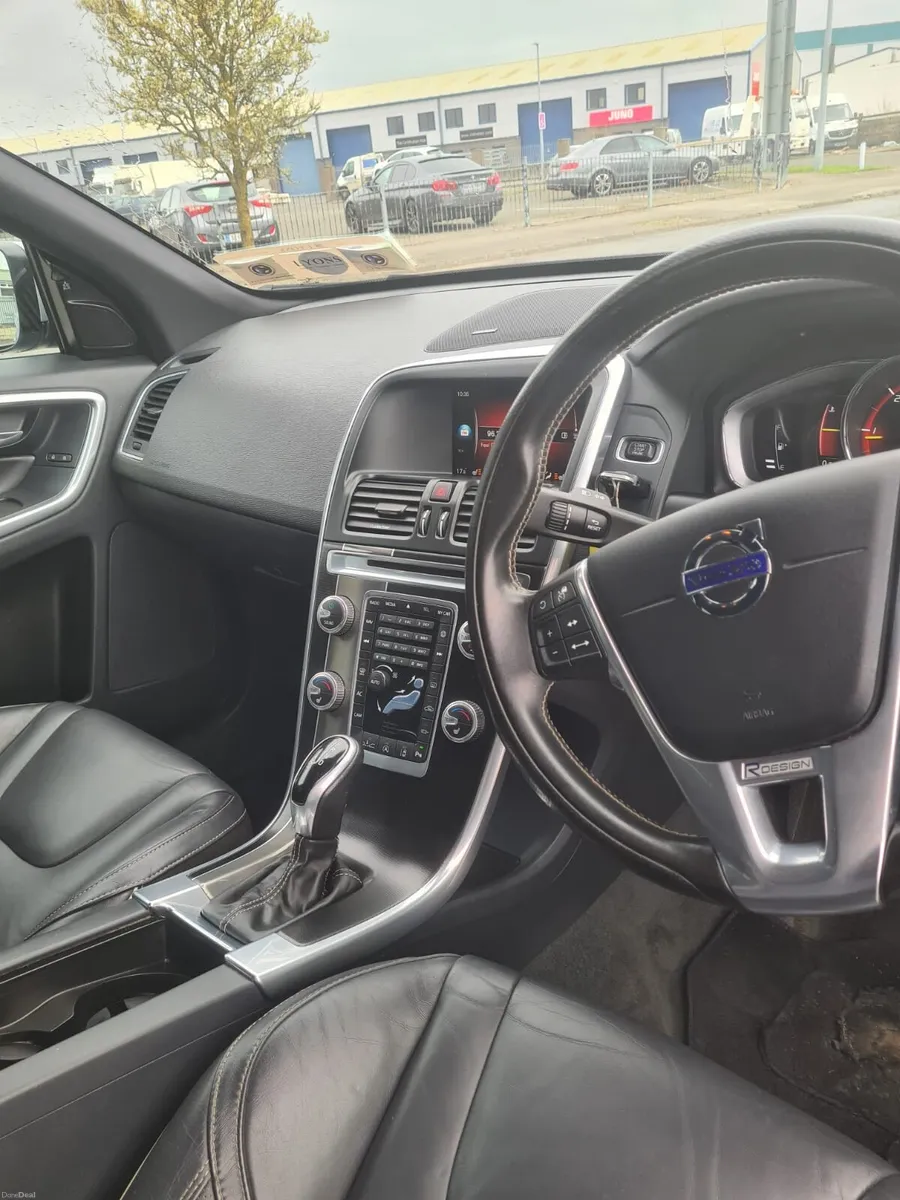 Volvo XC60 2017 - Image 4