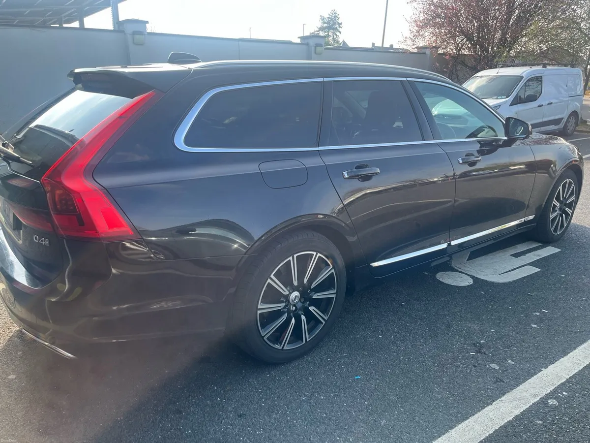 Volvo V90 D4 Inscription 190bph - Image 2