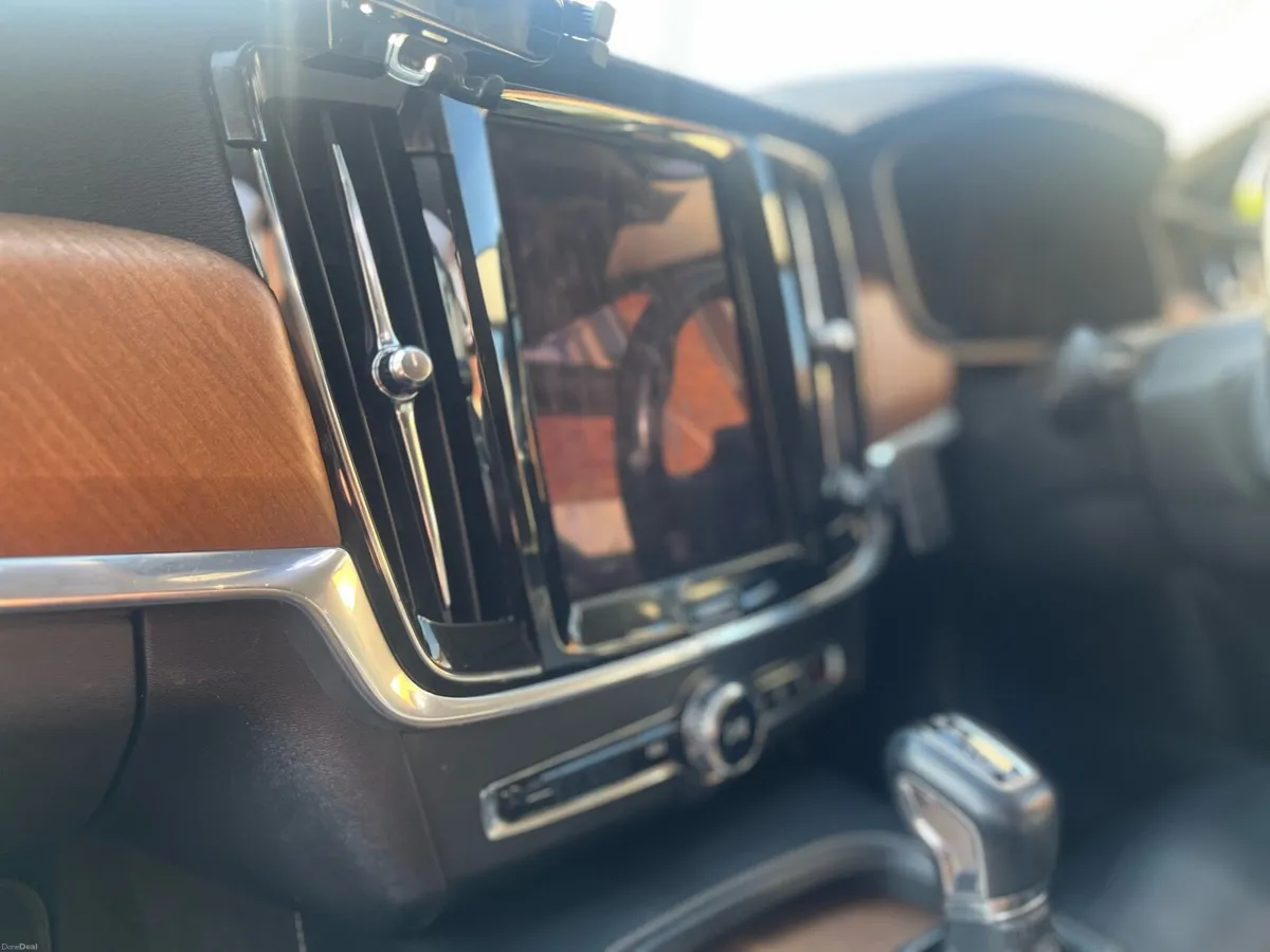 Volvo V90 D4 Inscription 190bph - Image 4