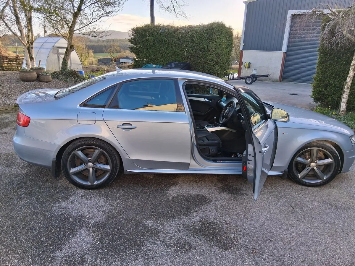 Audi A4 2009 s.line - Image 2