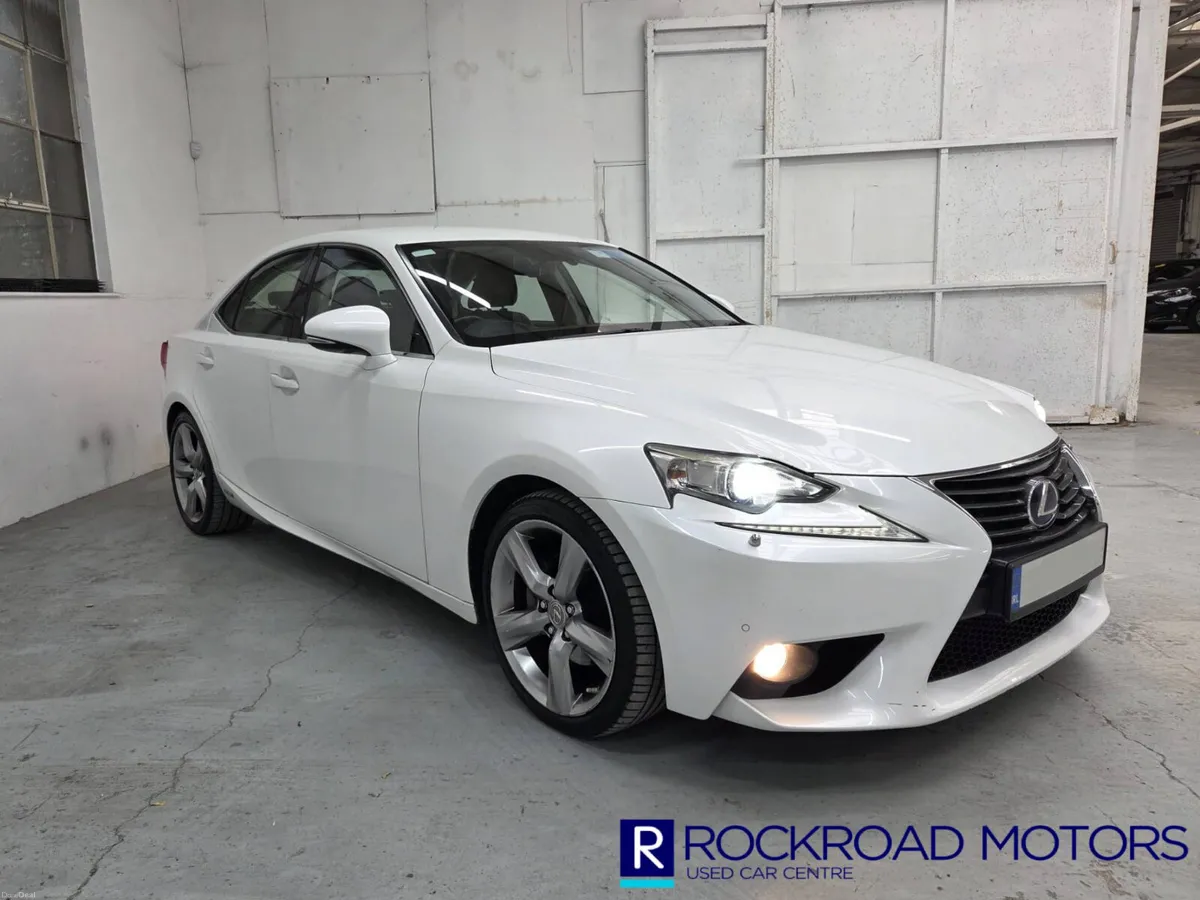 Lexus IS300h Premium,  2014 - Image 1