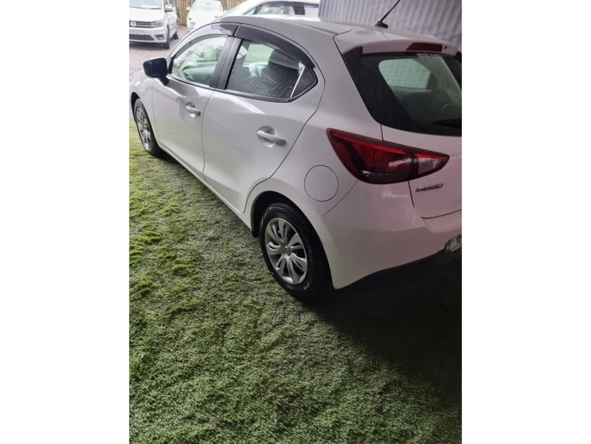 Mazda Demio 1.3 - Image 4