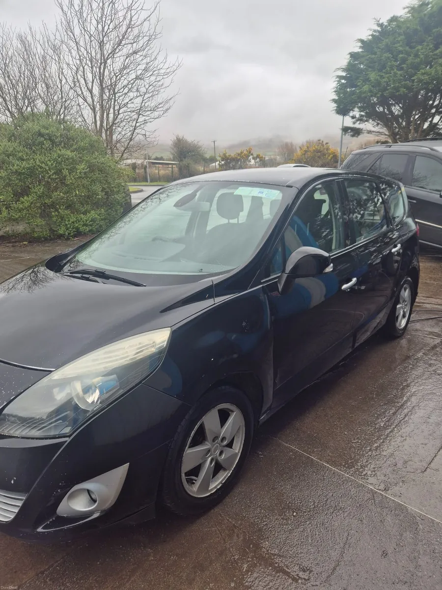 Renault Grand Scenic 2010 - Image 1