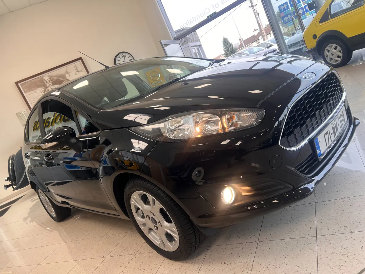 AUTOMATIC Only 31,000 Kms One Owner Full Service H - Image 1