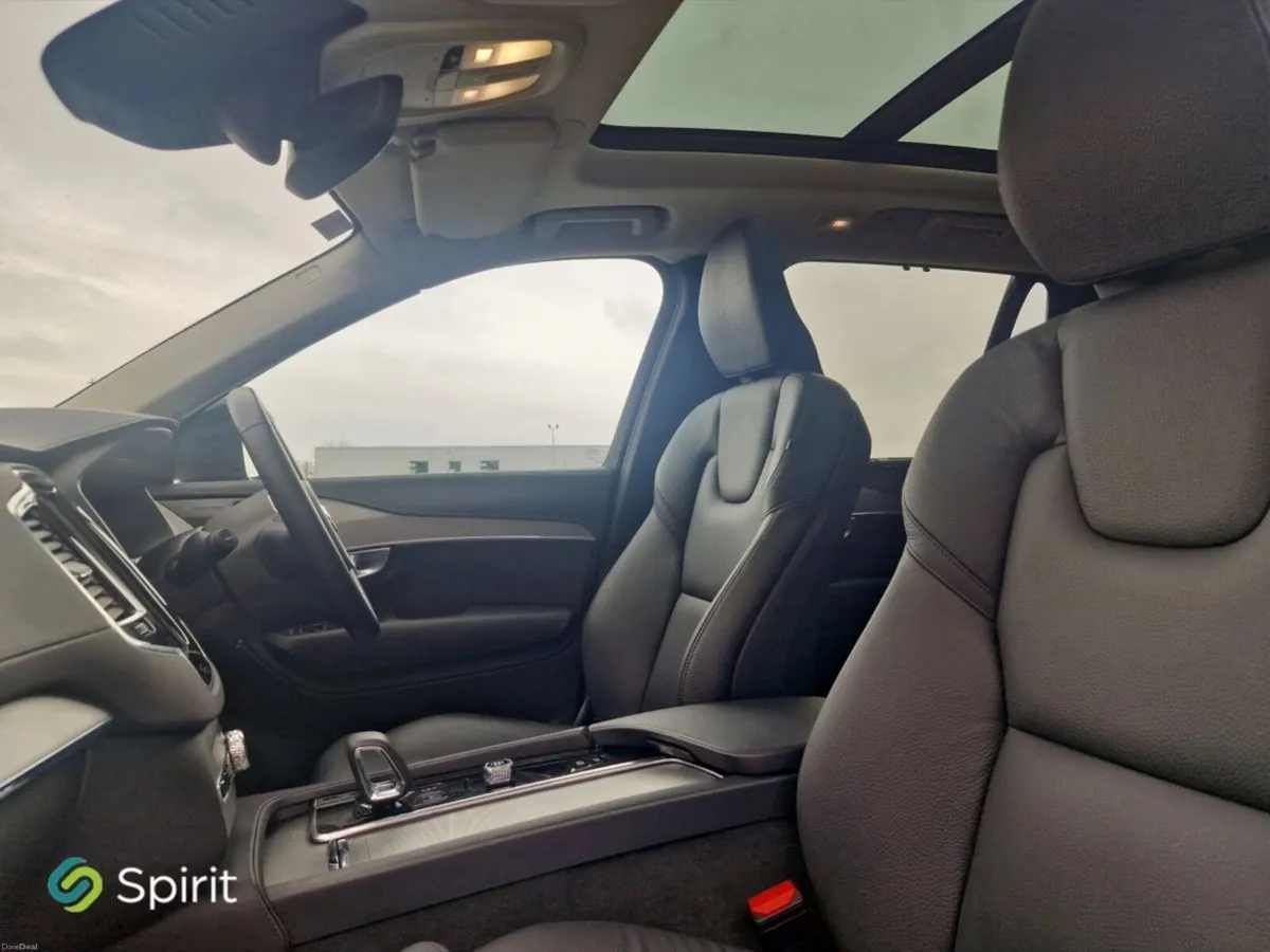 Volvo XC90 T8 Plug In Hybrid, AWD, 455HP, Plus (Br - Image 4