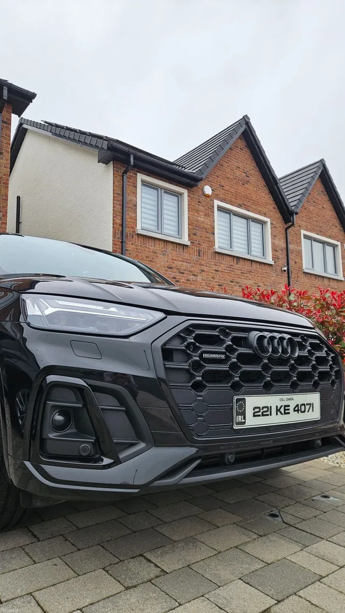 2022 Audi Q5 PHEV Black Edition S Line – Edition 1 - Image 4