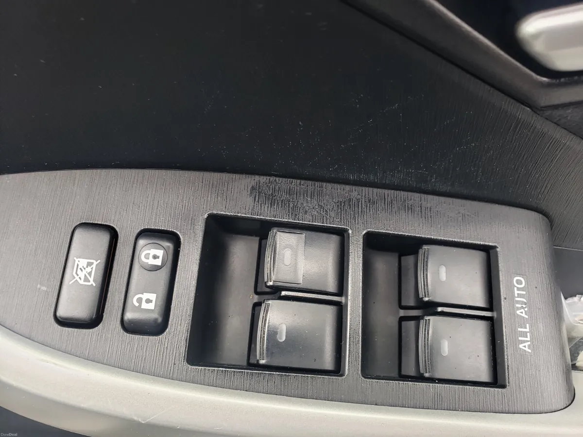 Toyota Prius 2015 - Image 4