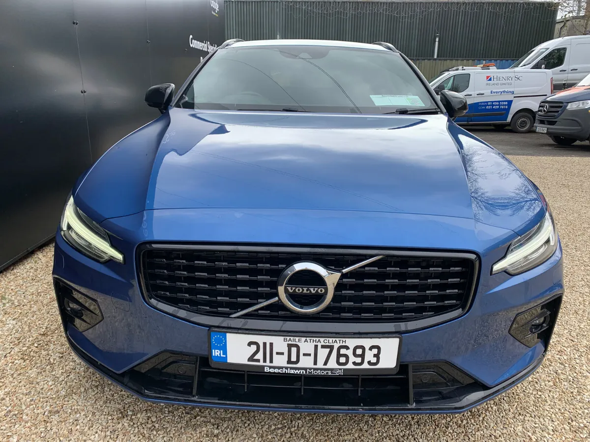 VOLVO V60 2.0 B4 197 BHP DSL R-DESIGN AUTO - Image 5