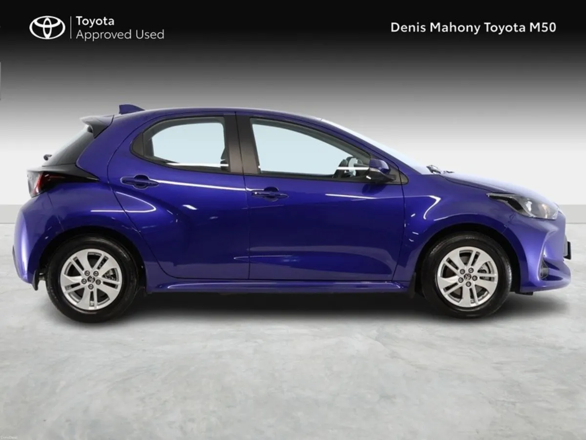 Toyota Yaris Luna Hybrid - Image 3