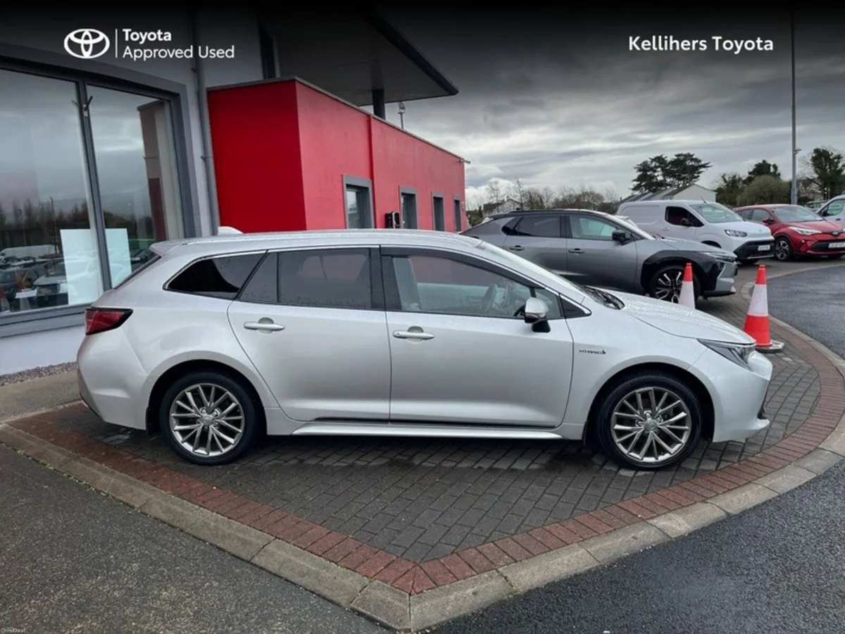 Toyota Corolla HYBRID ELECTRIC TOURING SPORT SOL - Image 3