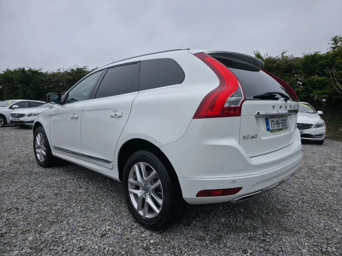 2017 Volvo XC60 - Image 3