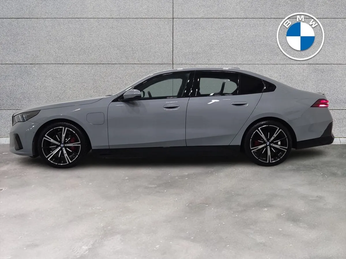 BMW 5-Series 530e M Sport Pro Saloon - Image 4