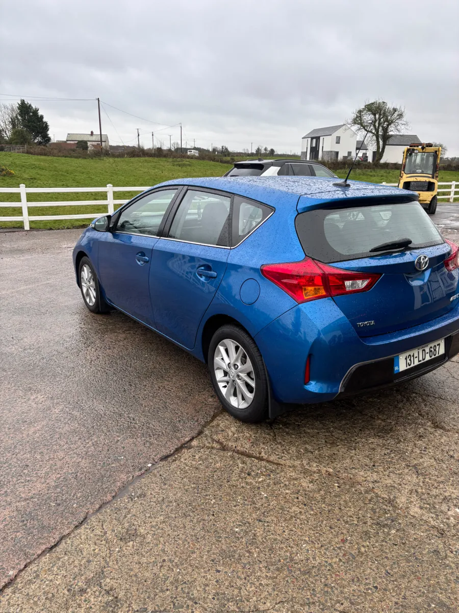Toyota Auris 2013 - Image 3