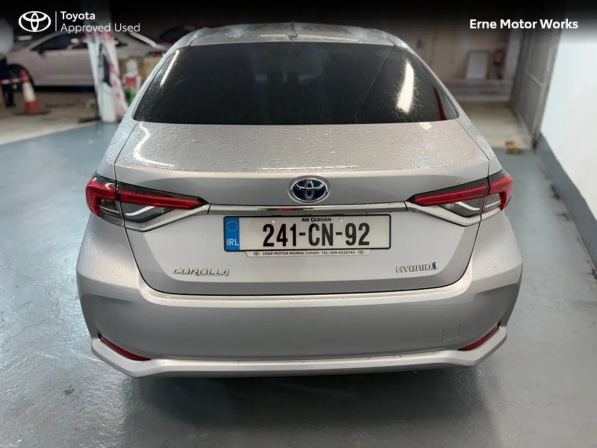 Toyota Corolla COROLLA LUNA SPORT SALOON - Image 4