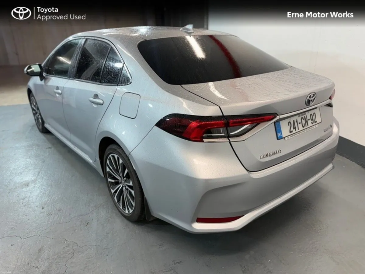 Toyota Corolla COROLLA LUNA SPORT SALOON - Image 3