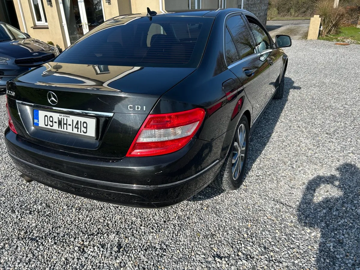 2009 Mercedes C Class 2009 2.1 diesel with sunroof - Image 2