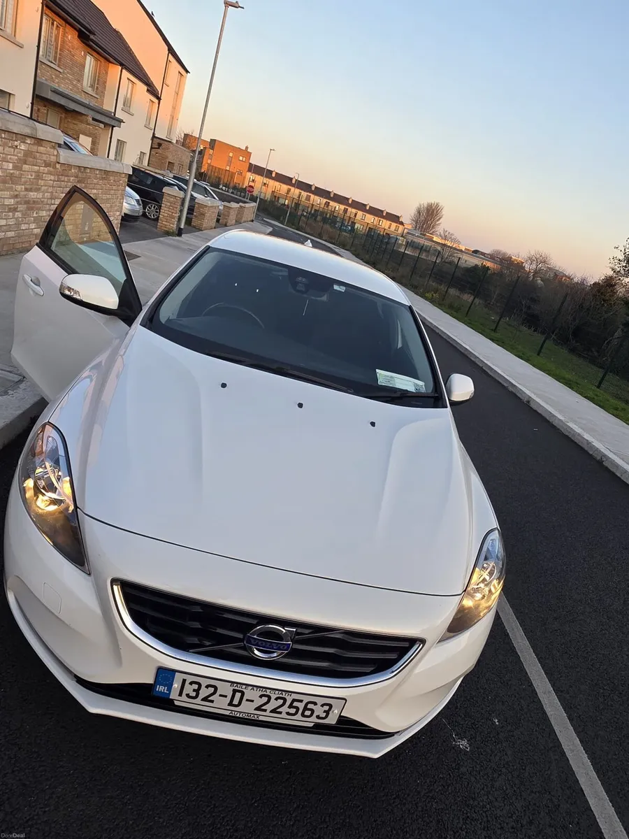 Volvo V40 - Image 3