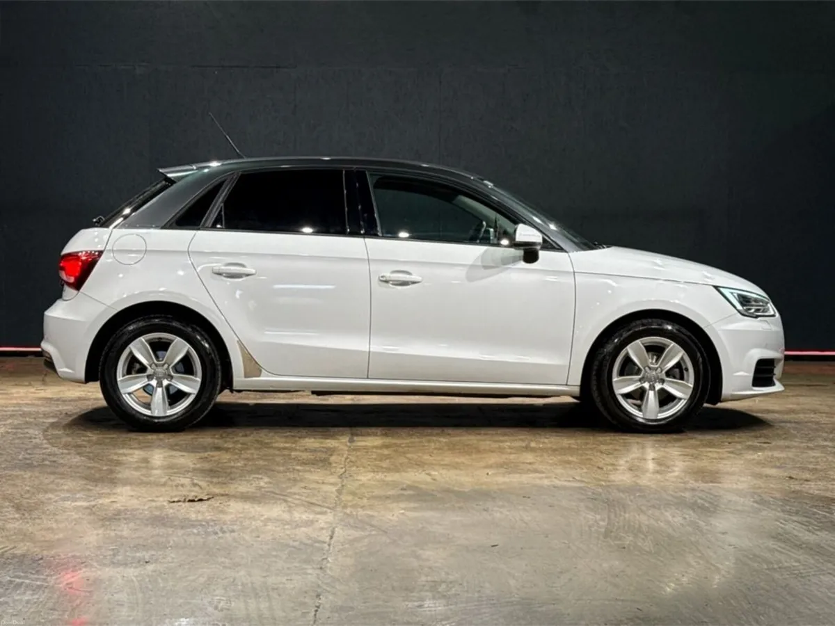 Audi A1 1.0L TFSI AUTOMATIC - Image 3