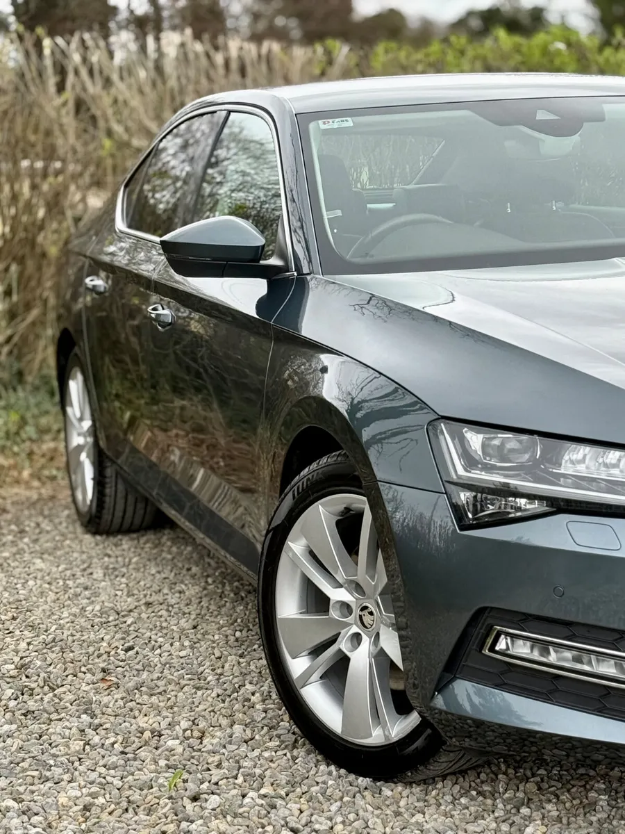 2020 Skoda Superb 2.0 TDI 150HP Style Manual - Image 4