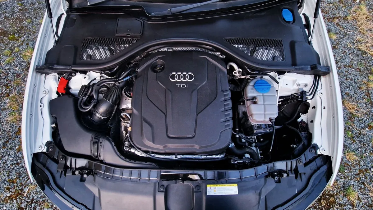 Audi A6 2014 2.0L TDI  S-Line Ultra -Black Edition - Image 4