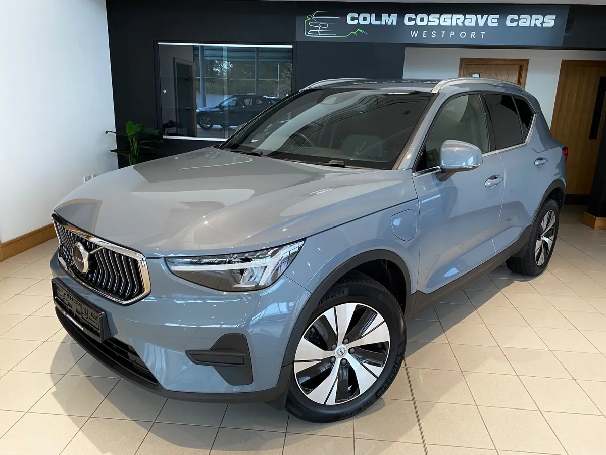 Volvo XC40 2022 CORE T4 RECHARGE AUTO - Image 3