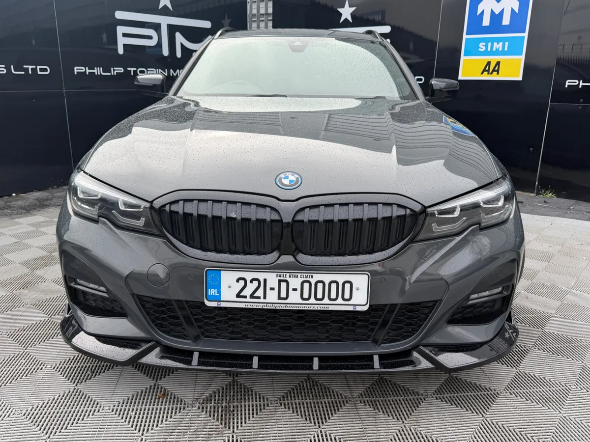 BMW 330e M Sport Pro G21 292HP Auto Dravit Grey - Image 4