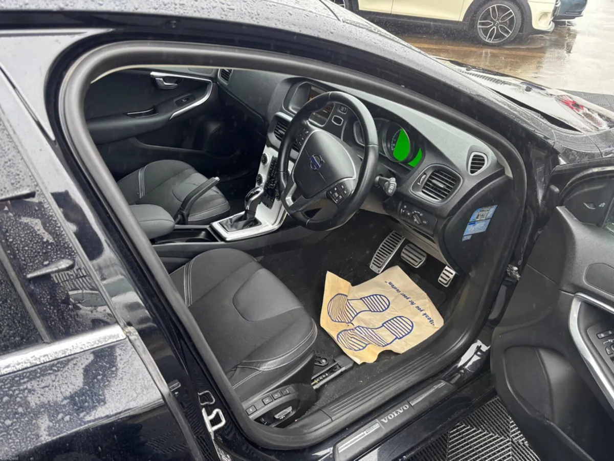 Volvo V40 Volvo V40 1.6 petrol, auto, fully loaded - Image 4