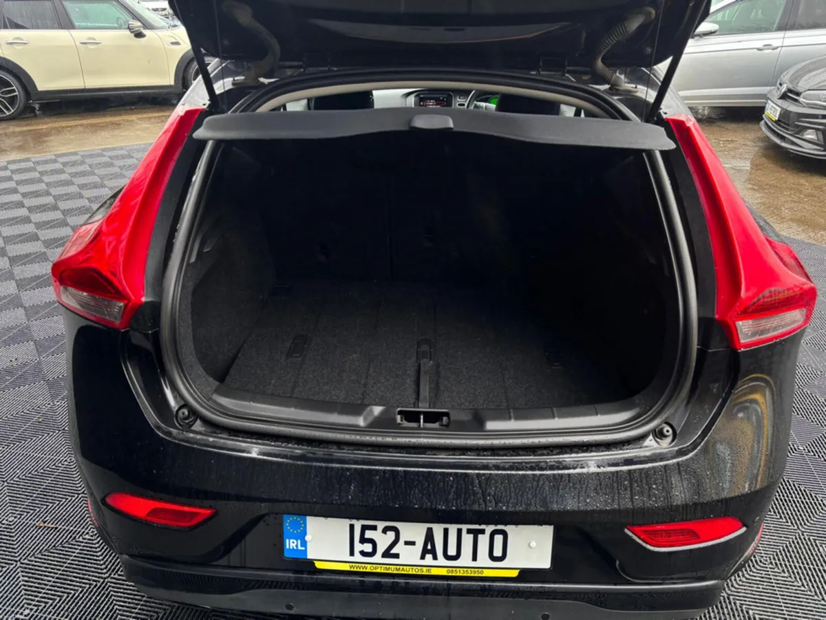 Volvo V40 Volvo V40 1.6 petrol, auto, fully loaded - Image 6