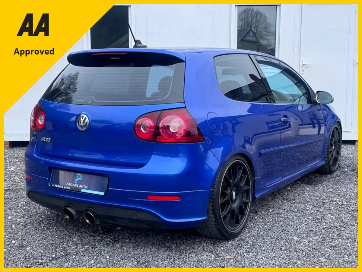 Volkswagen Golf R32 - Image 4