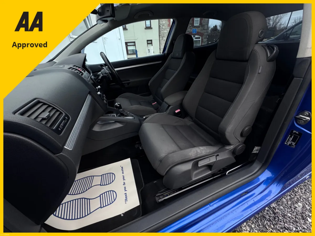 Volkswagen Golf R32 - Image 6