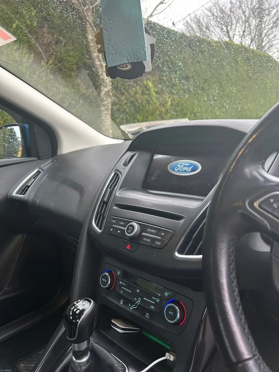 Ford Focus 2017 - Image 2
