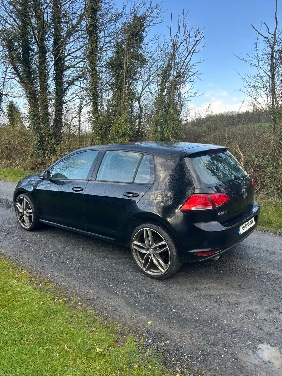 2015 Volkswagen Golf - Image 2