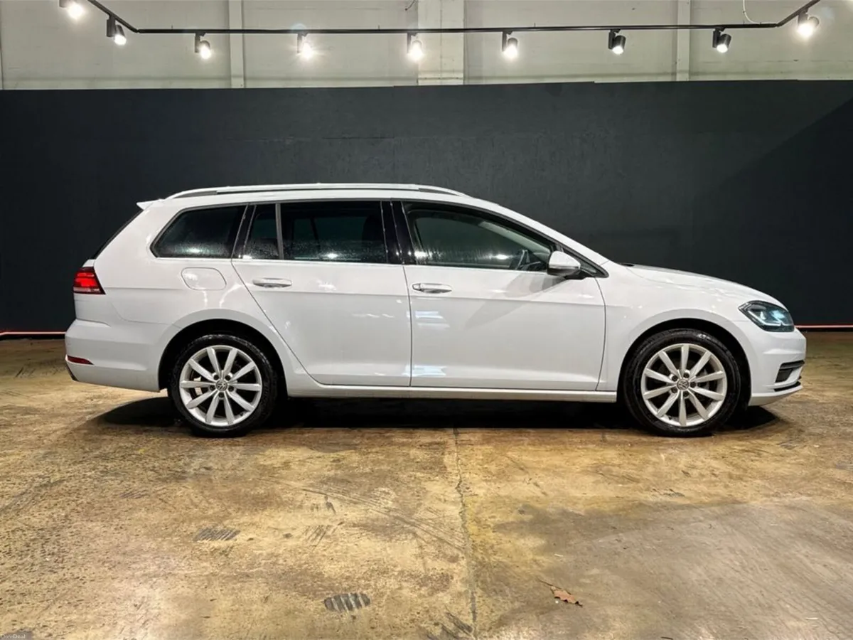 Volkswagen Golf 1.2 AUTOMATIC - ALLOY WHEELS - MUL - Image 3