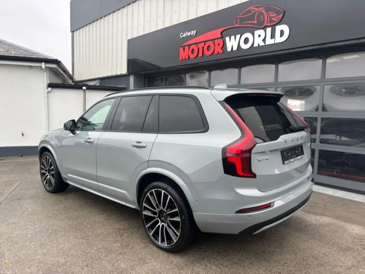 Volvo XC90 2.0 T8 18.8kWh Ultra Dark Auto 4WD Euro - Image 2