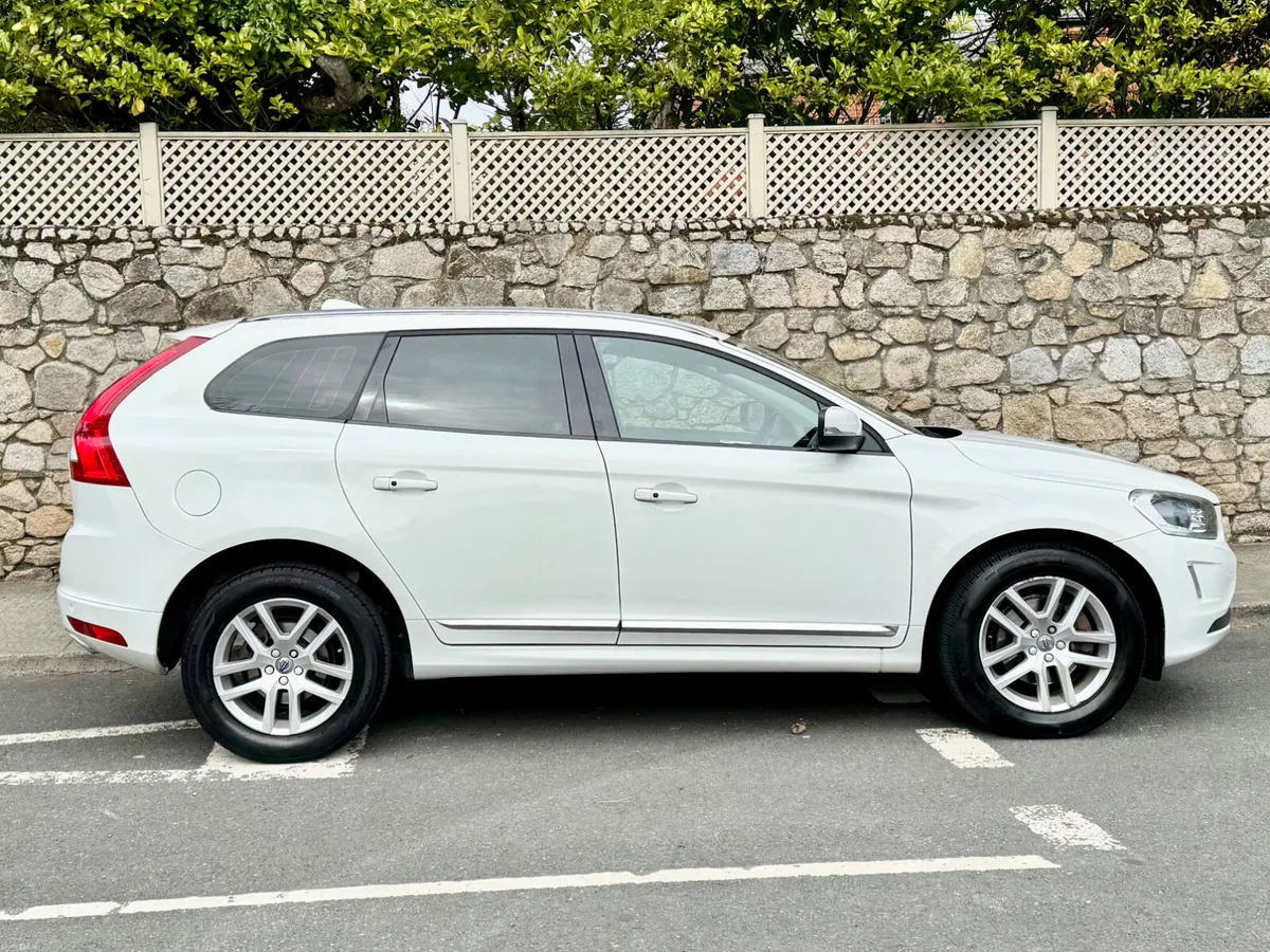 Volvo XC60 2017!! LUXURY!!AUTO!! LEATHER!! - Image 4