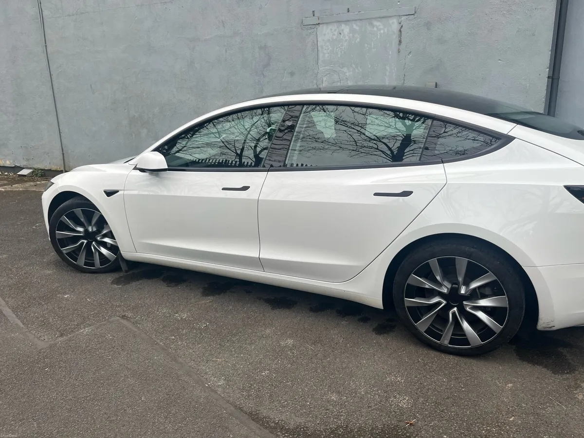 Tesla Model 3 - Image 3