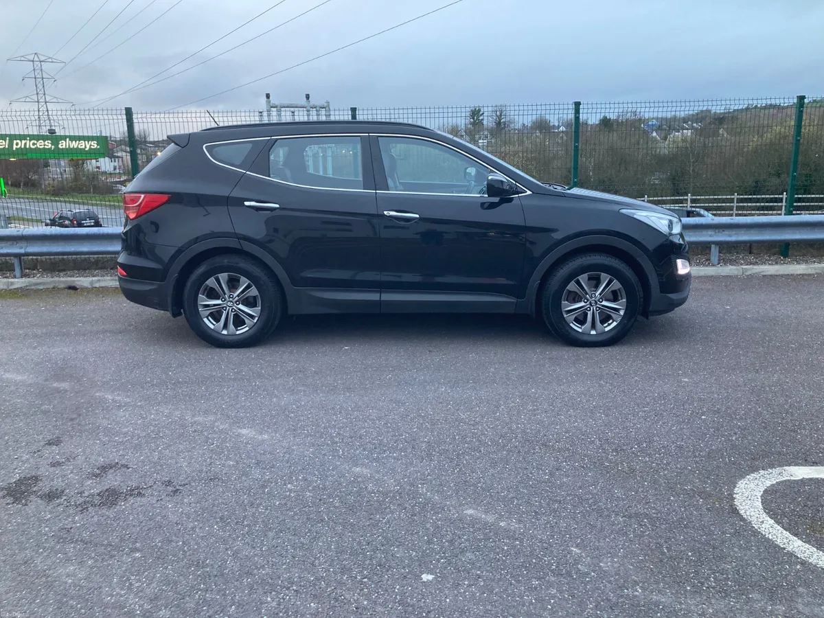 2014 Hyundai Santa Fe 2.2 Diesel 4WD 202000 Klm - Image 2