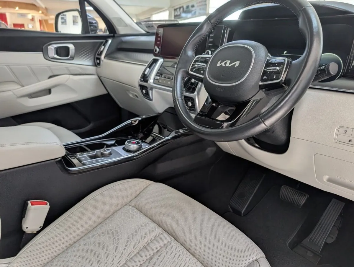 Kia Sorento PHEV K3 5 Seat - Image 5