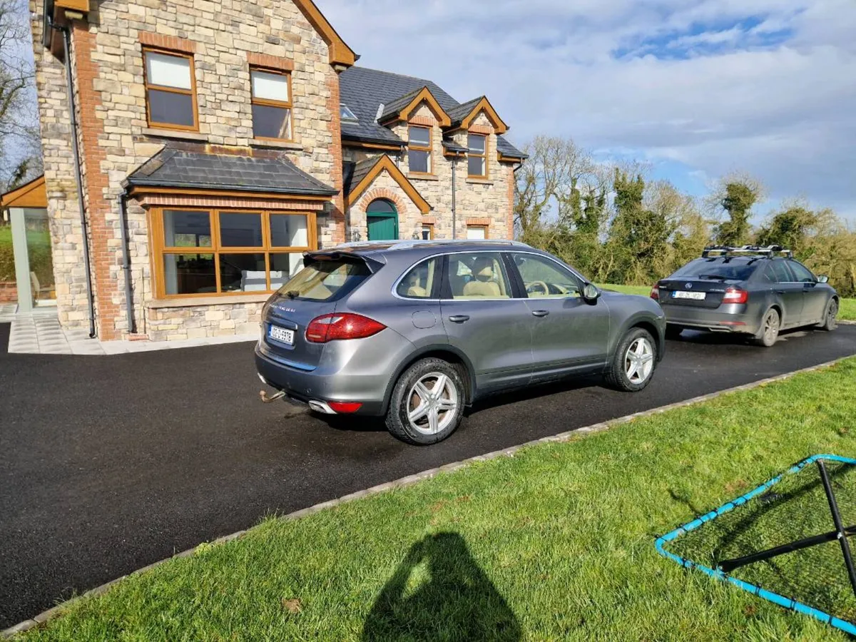 Porsche Cayenne - Image 2