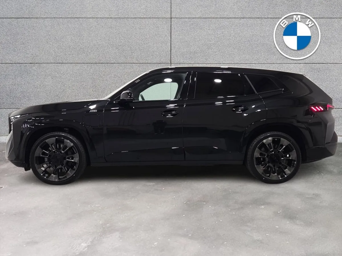 BMW XM XM 50E - Image 4