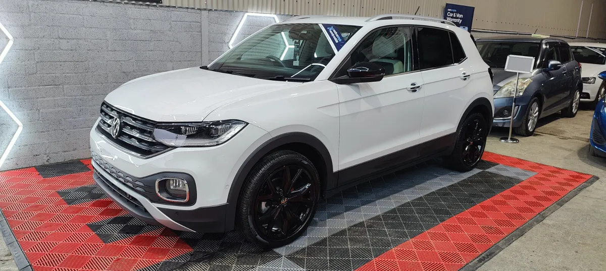2023 VW T-CROSS Pear white - Image 2