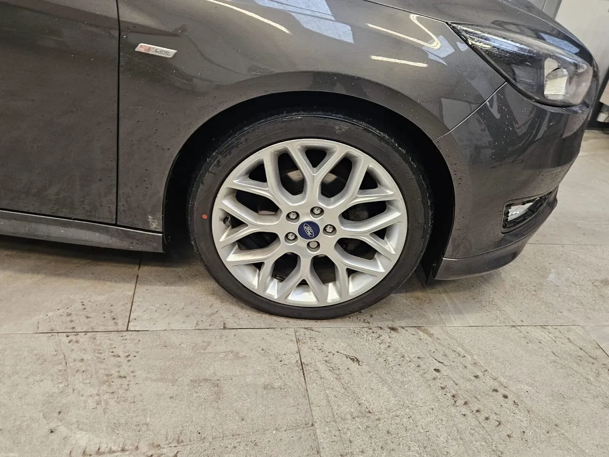17 FORD FOCUS ST-LINE 1.5 DIESEL - Image 4