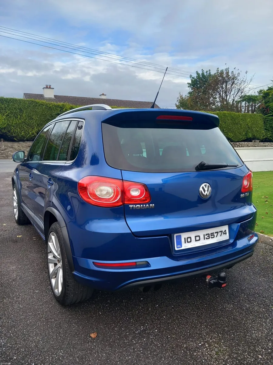 Volkswagen Tiguan R-line 4 motion auto (high spec) - Image 2