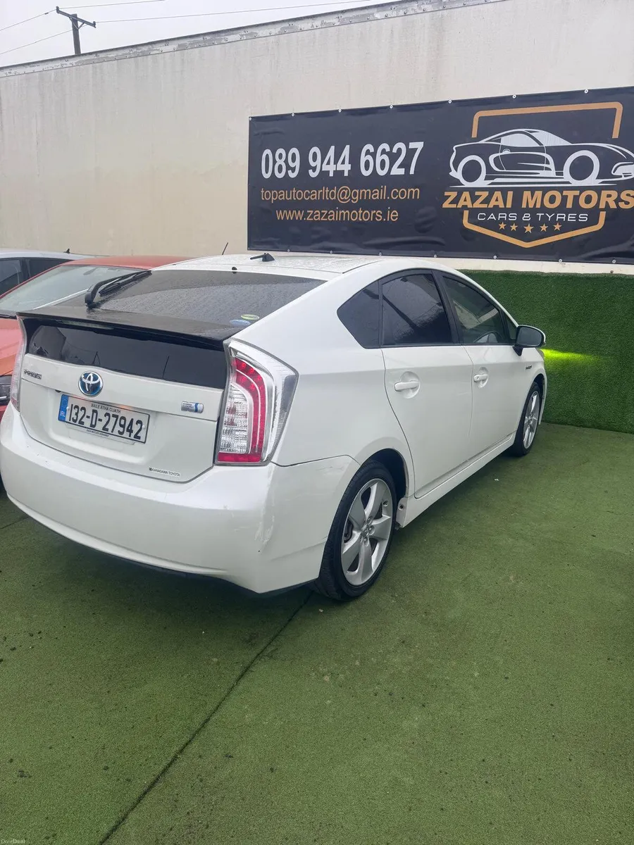 Toyota prius hybrid - Image 3