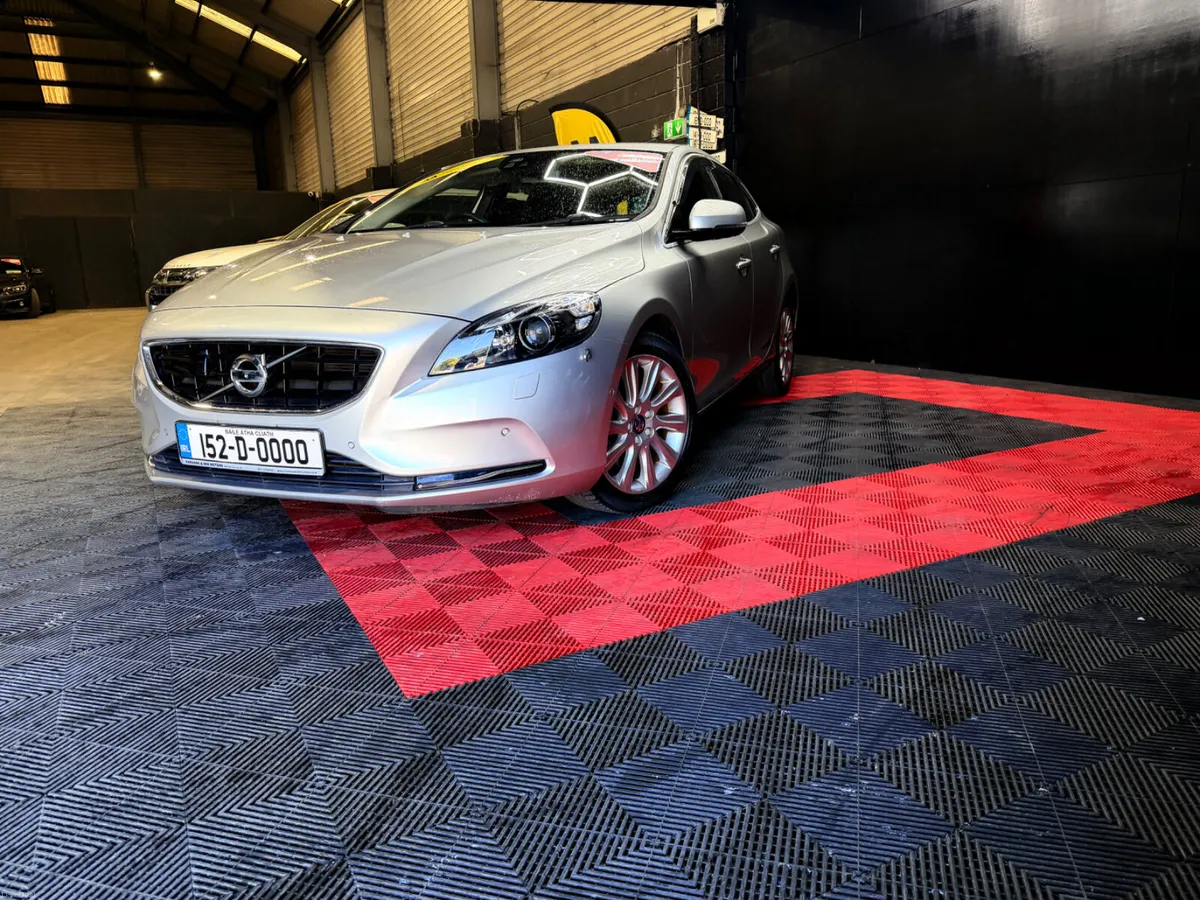 Volvo V40 2015 - Image 3