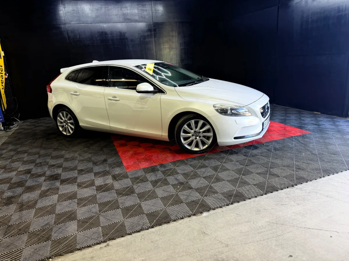Volvo V40 2015 Auto - Image 3